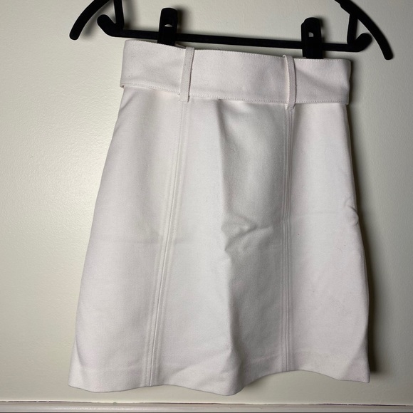 White mini skirt with removable belt - Picture 3 of 4